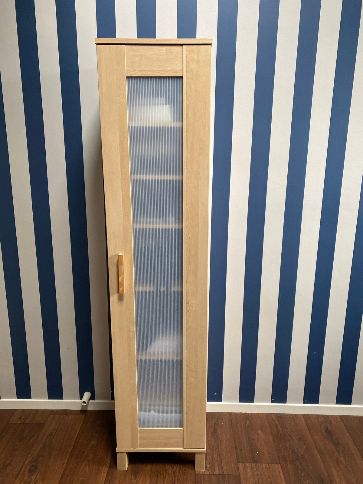 Smal en hoog kastje met 4 planken - prima staat, Huis en Inrichting, Ophalen, Gebruikt
