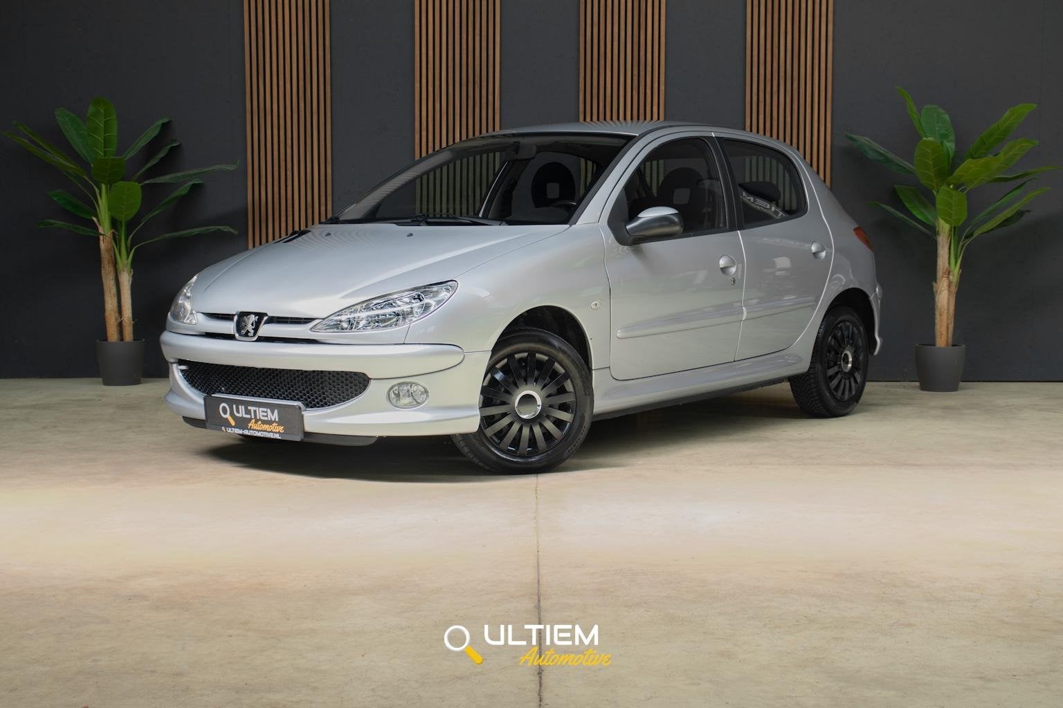 Peugeot 206 1.4 Air-line 3 | Airco Lage KM, Auto's, Voorwielaandrijving, Stof, 31 €/maand, 4 cilinders