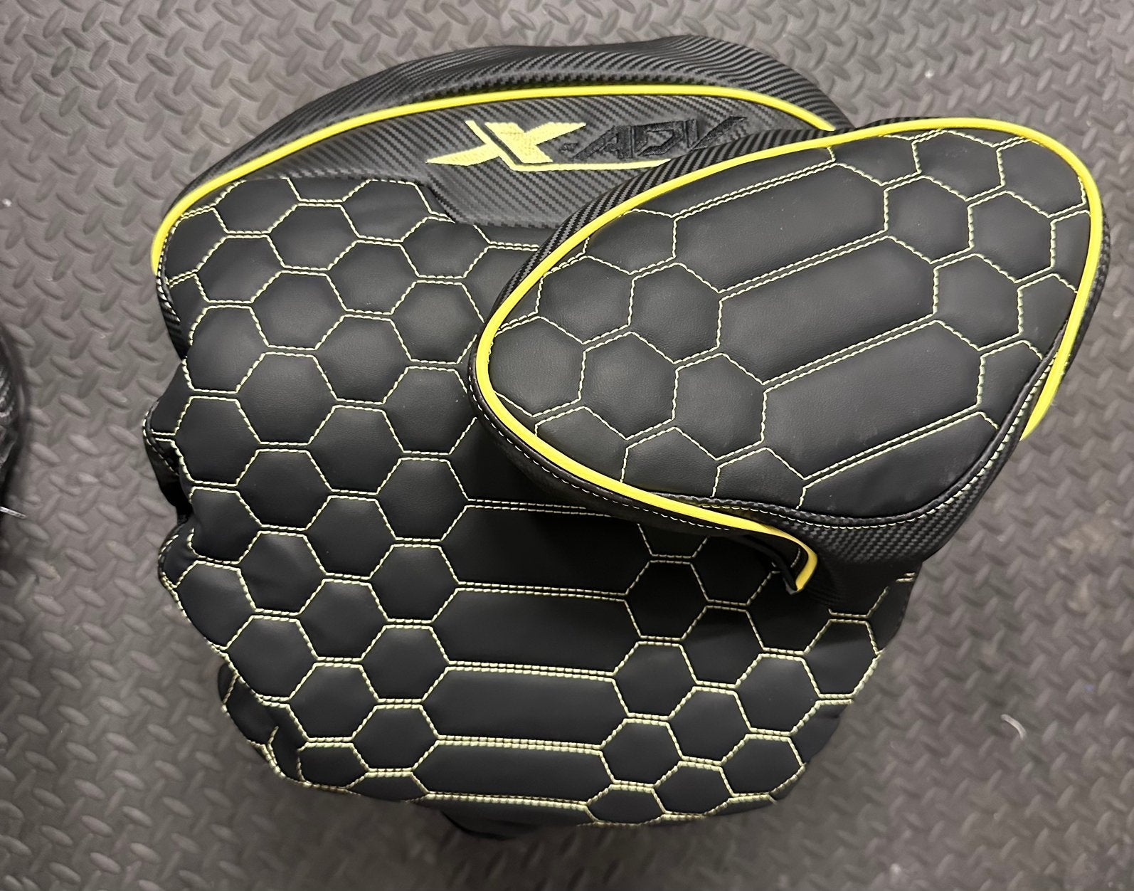 Xadv custom zadelhoes + rugsteun ( hoes x-adv zadel shad ), Motoren, Ophalen of Verzenden