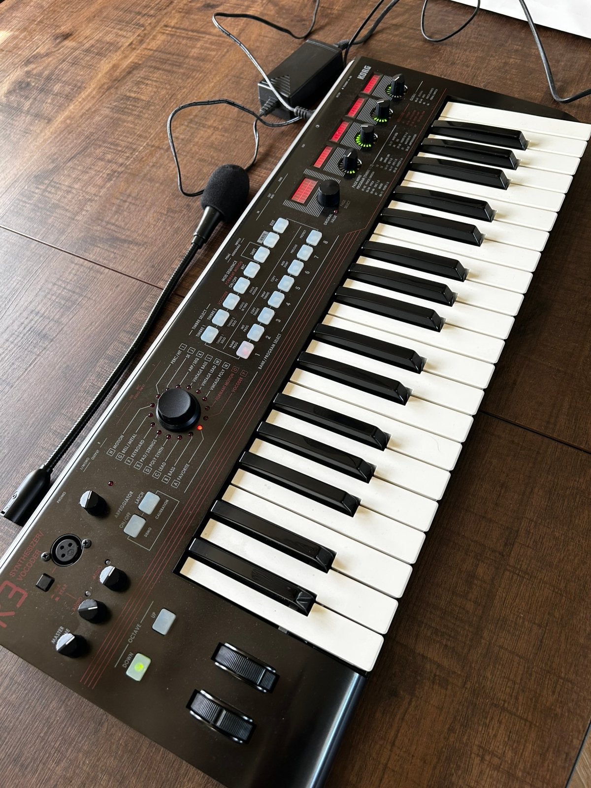 Korg R3, Korg, Zo goed als nieuw, Met standaard, Overige aantallen