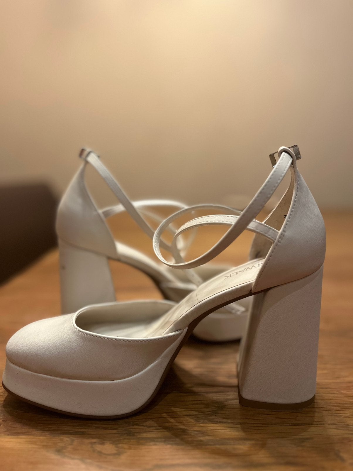Catwalk pumps, Pumps, Wit, Nieuw, Ophalen of Verzenden