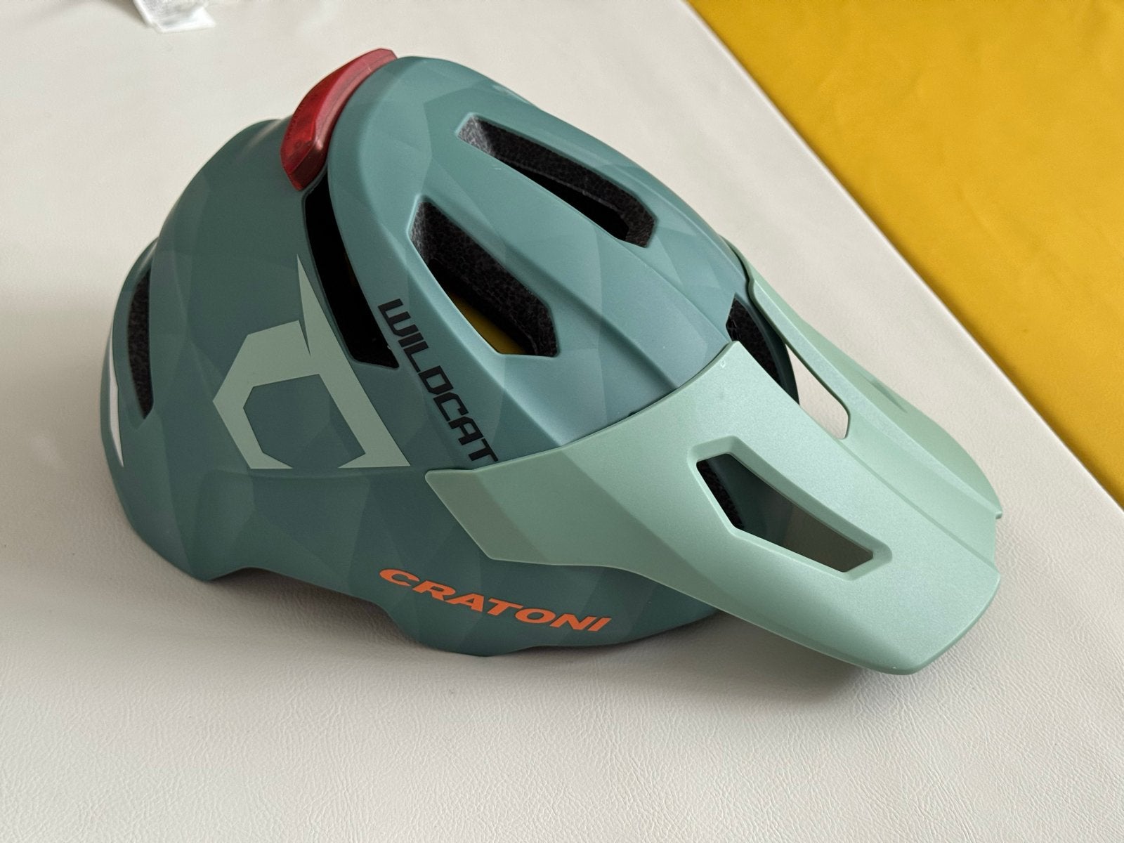 Cratoni Wildcat MIPS kinderhelm S-M (49-56 cm) met LED, Ophalen, Zo goed als nieuw, S, Jongen of Meisje