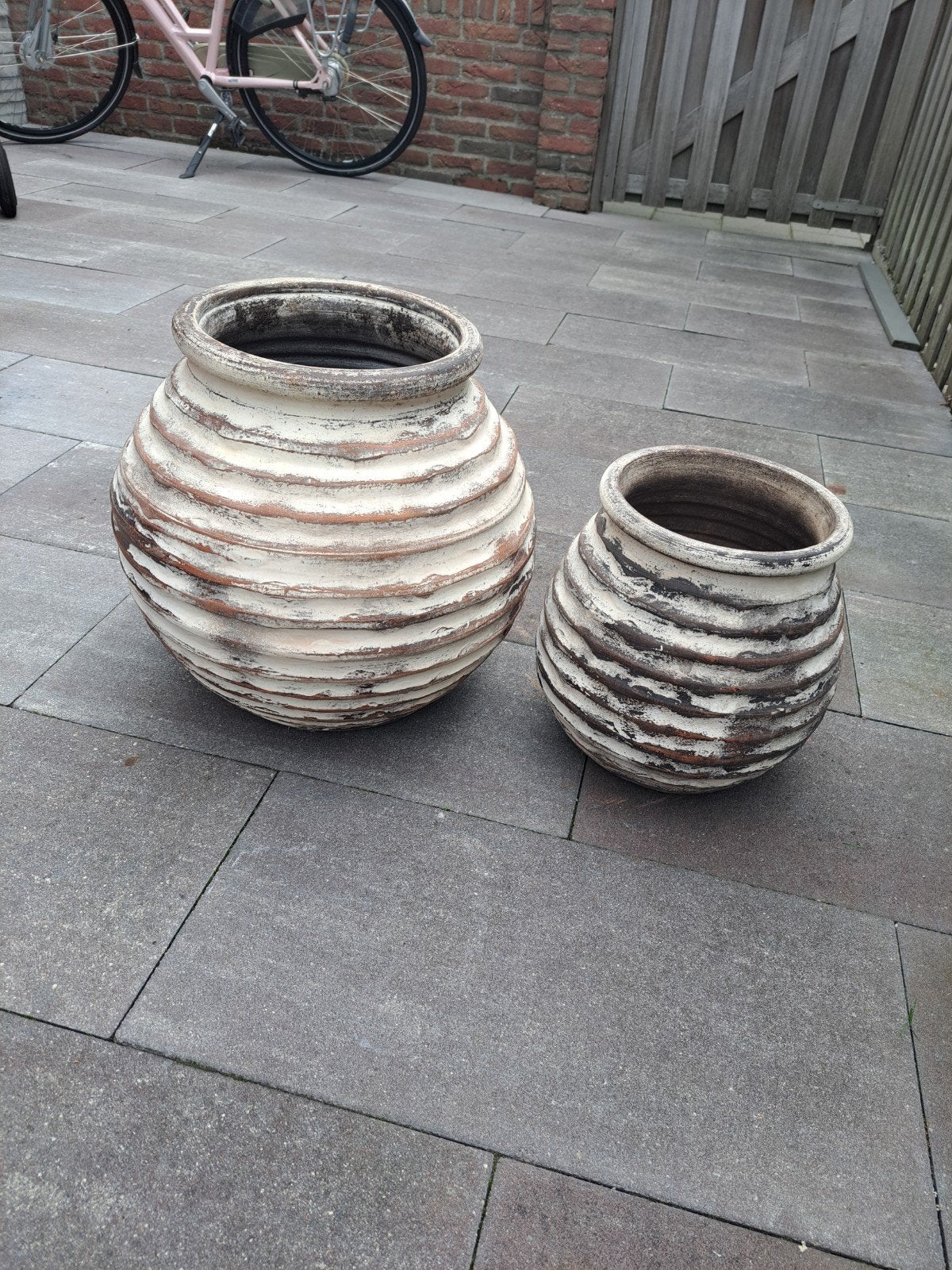Twee mooie zware bloempotten 90 euro, Ophalen, Rond, Zo goed als nieuw, Aardewerk