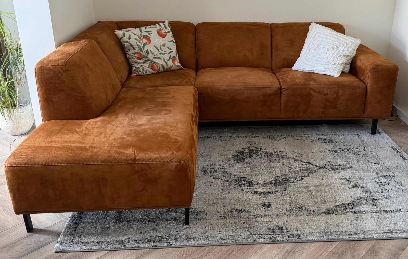 Cognac kleurige hoekbankstel met pocketvering, Huis en Inrichting, Ophalen, Zo goed als nieuw, Overige materialen