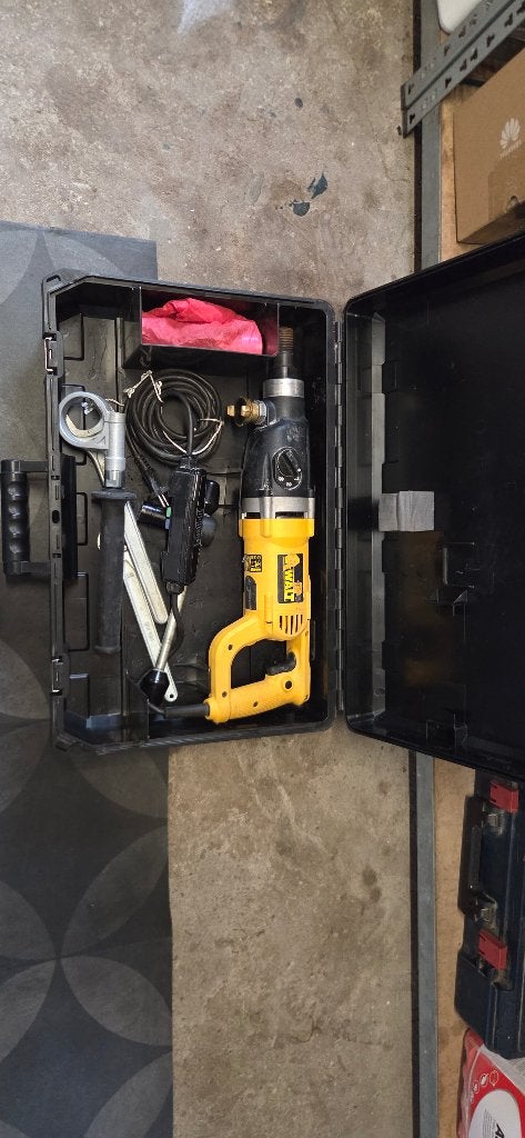 Dewalt 3 Speed Wet & Dry Diamond Boormachine +  Boorstatief, Variabele snelheid, Ophalen, Boormachine, Gebruikt