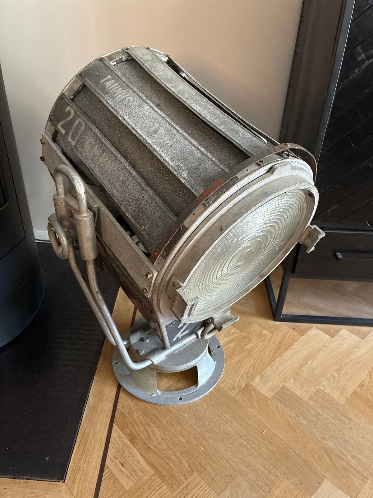 Theater spot, industrieel decorstuk, Ophalen