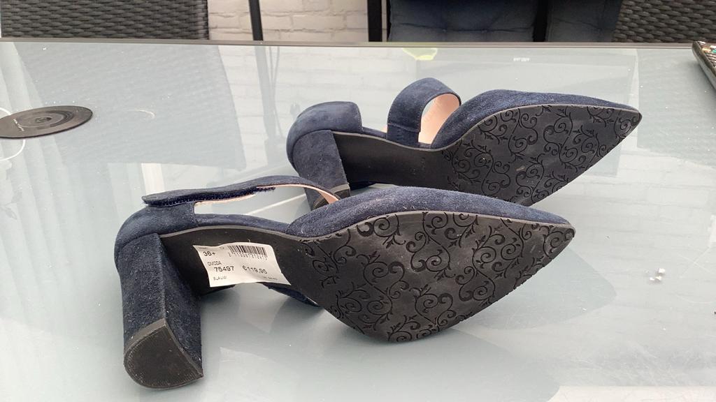 Blauwe pumps maat 36+, Kleding | Dames, Schoenen, Ophalen of Verzenden, Zo goed als nieuw, Blauw, Pumps
