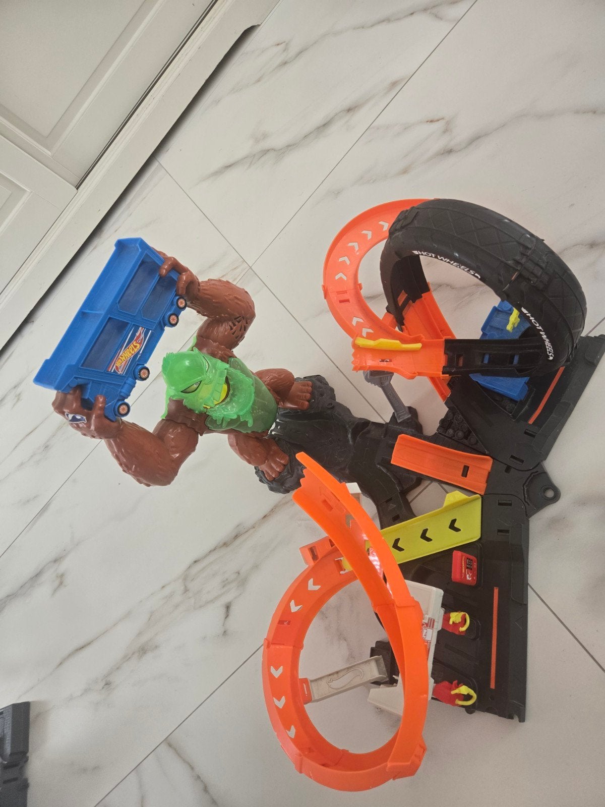 Hot Wheels Gorilla Slam Speelset met Vrachtwagen, Ophalen, Zo goed als nieuw
