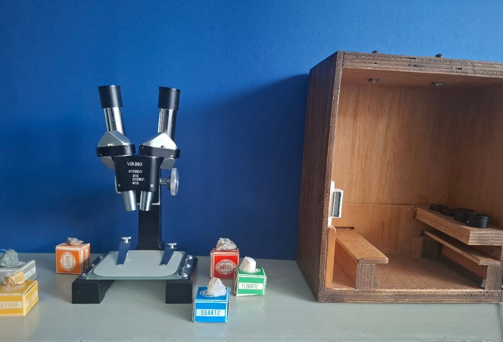 Kindermicroscoop in kistje met mineralen stenen - speelgoed, Ophalen of Verzenden
