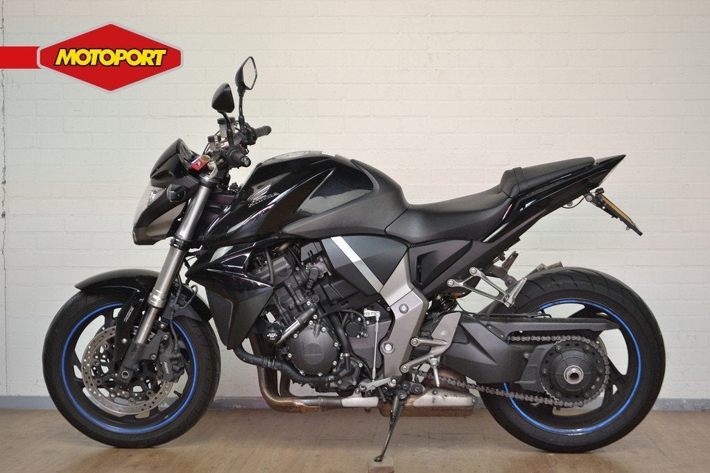 Honda CB 1000 R (bj 2009), Dorneveld 180-184
B-1731  Zellik, BE, Honda Motor Europe, Bedrijf, Hlcbepccnl@honda-eu.com