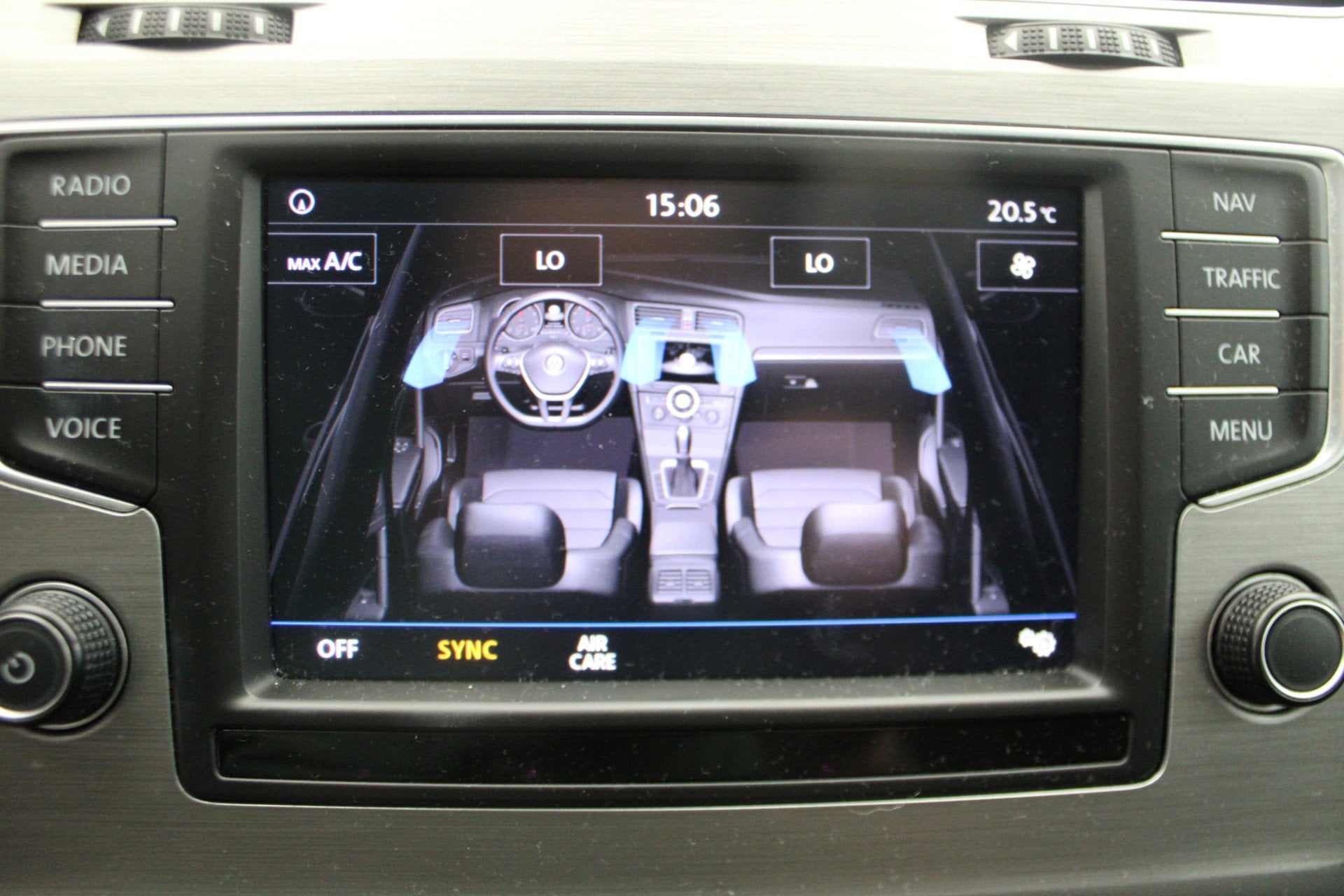 Foto 23 van Volkswagen Golf 1.0 TSI Comfortline keurige 5-deurs met klim