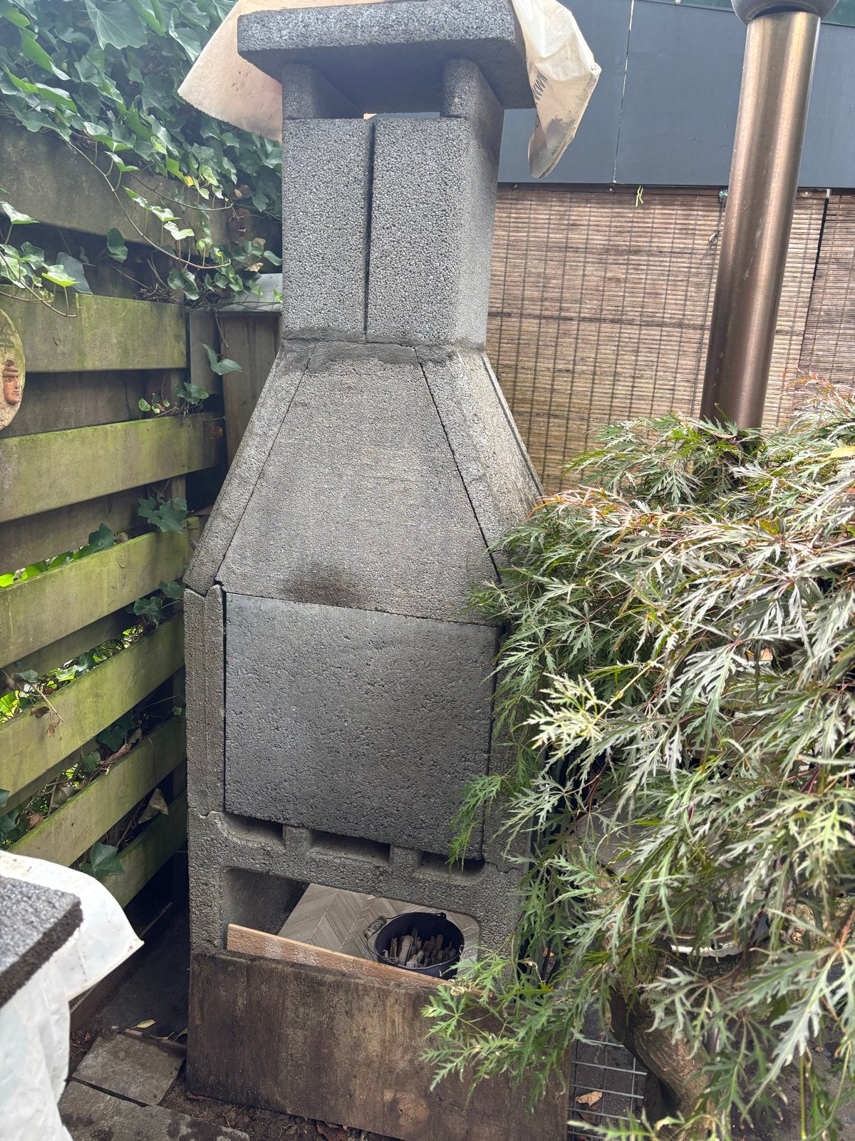 Betonnen buitenhaard / barbecue, Ophalen, Gebruikt