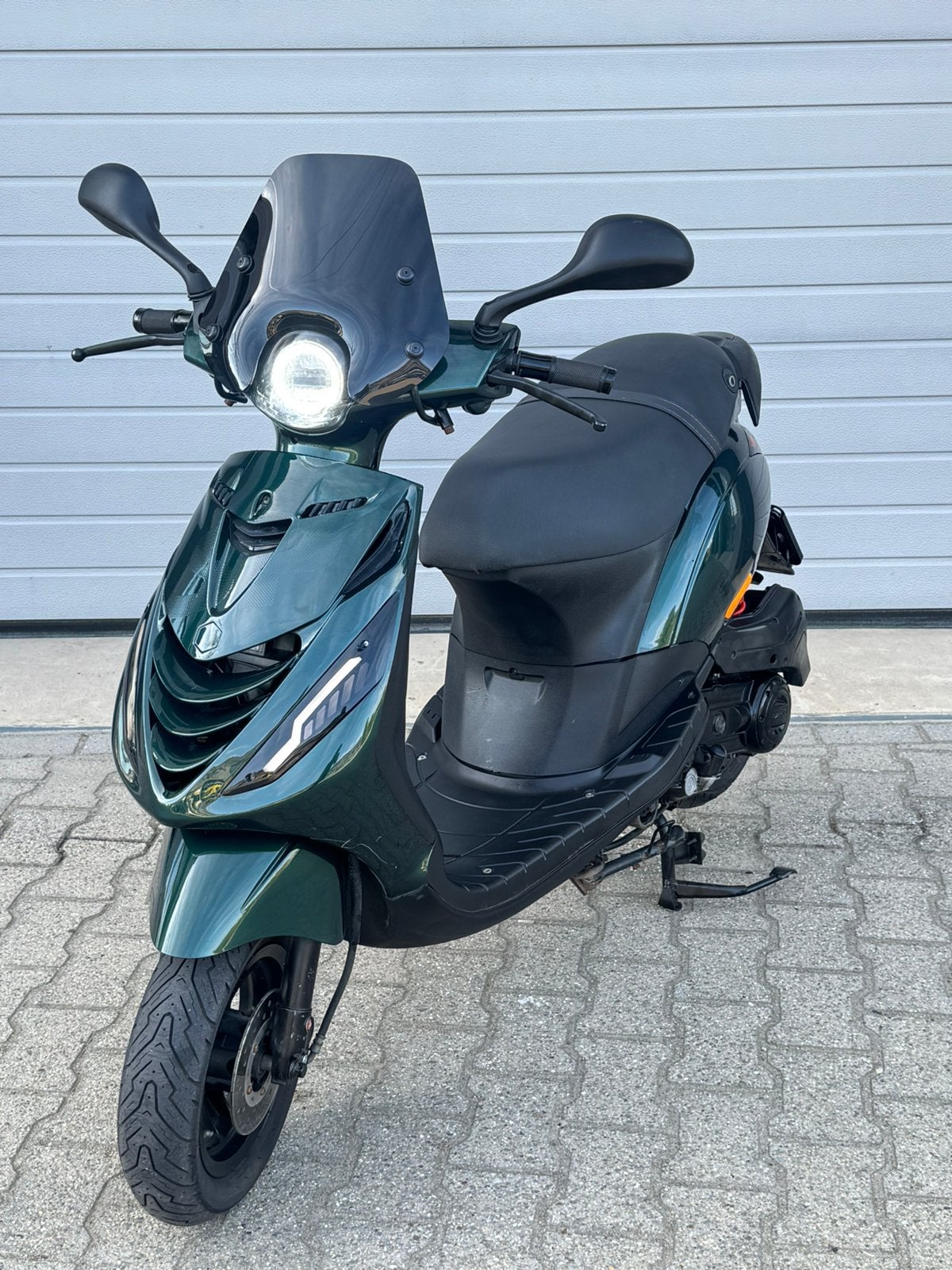 Piaggio zip 2021, Fietsen en Brommers, Ophalen of Verzenden, Zo goed als nieuw