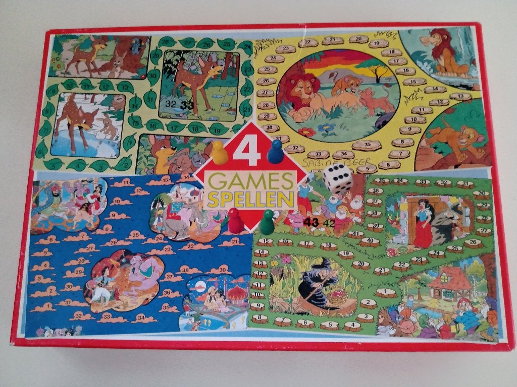 4 Bordspellen in 1 doos (soort Ganzenborden), Hobby en Vrije tijd, Gezelschapsspellen | Bordspellen, Ophalen of Verzenden, Zo goed als nieuw