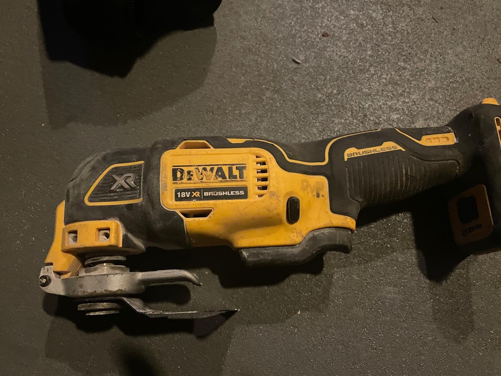 De walt gereedschapsset, Doe-het-zelf en Verbouw, Gereedschap | Zaagmachines, Ophalen, Zo goed als nieuw, Afkortzaag, 30 tot 70 mm