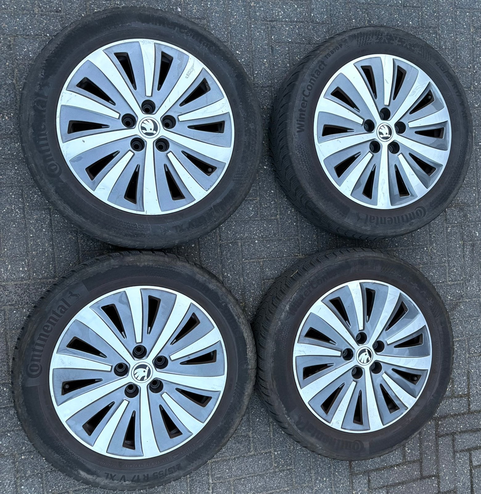 Skoda Superb  IV 2022 + Velgen 17 inch 5x112 naaf 57.1 ET 37, Auto-onderdelen, Banden en Velgen, Ophalen, Velg(en), 17 inch, Winterbanden