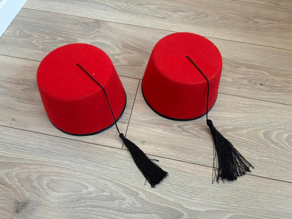 Marokkaanse Fez hoed (carnaval), Ophalen of Verzenden, Zo goed als nieuw, Overige maten, Carnaval