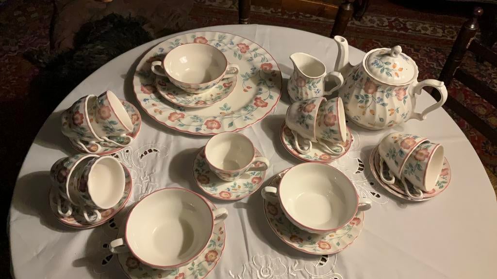 Churchill briar rose servies, Engeland, jaren 90, aardewerk, Antiek en Kunst, Ophalen of Verzenden