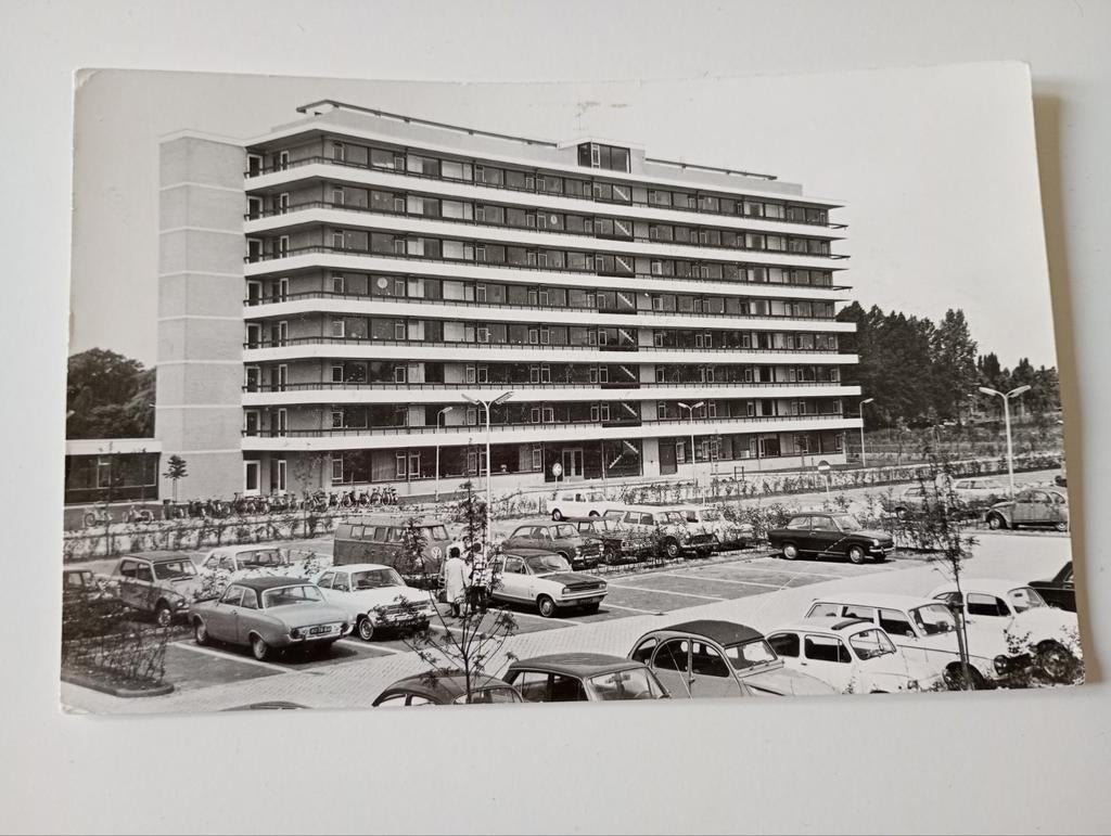 Dordrecht Ziekenhuis Refaja Verpleegsterflat met Auto's, Ophalen of Verzenden, 1960 tot 1980, Gelopen, Zuid-Holland