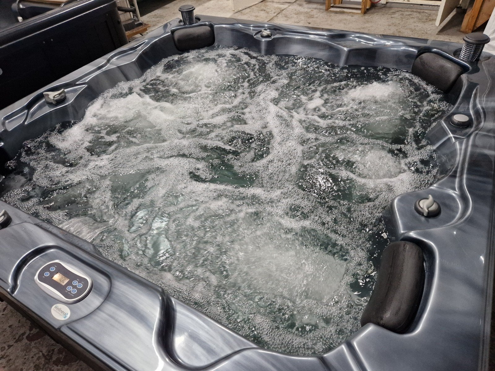 Luxe Sunspa Jacuzzi 5/6 Persoons spa Speakers 5 zit & 1 lig, Tuin en Terras, Bubbelbaden en Hottubs, Ophalen of Verzenden, Zo goed als nieuw
