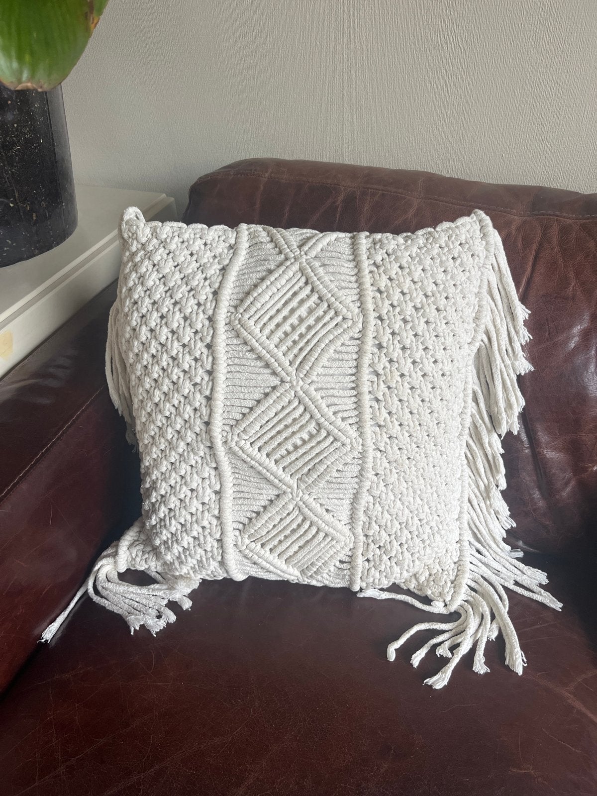 Macramé kussen 40x40 - Sierkussen met franjes, Ophalen, Wit, Vierkant, Zo goed als nieuw