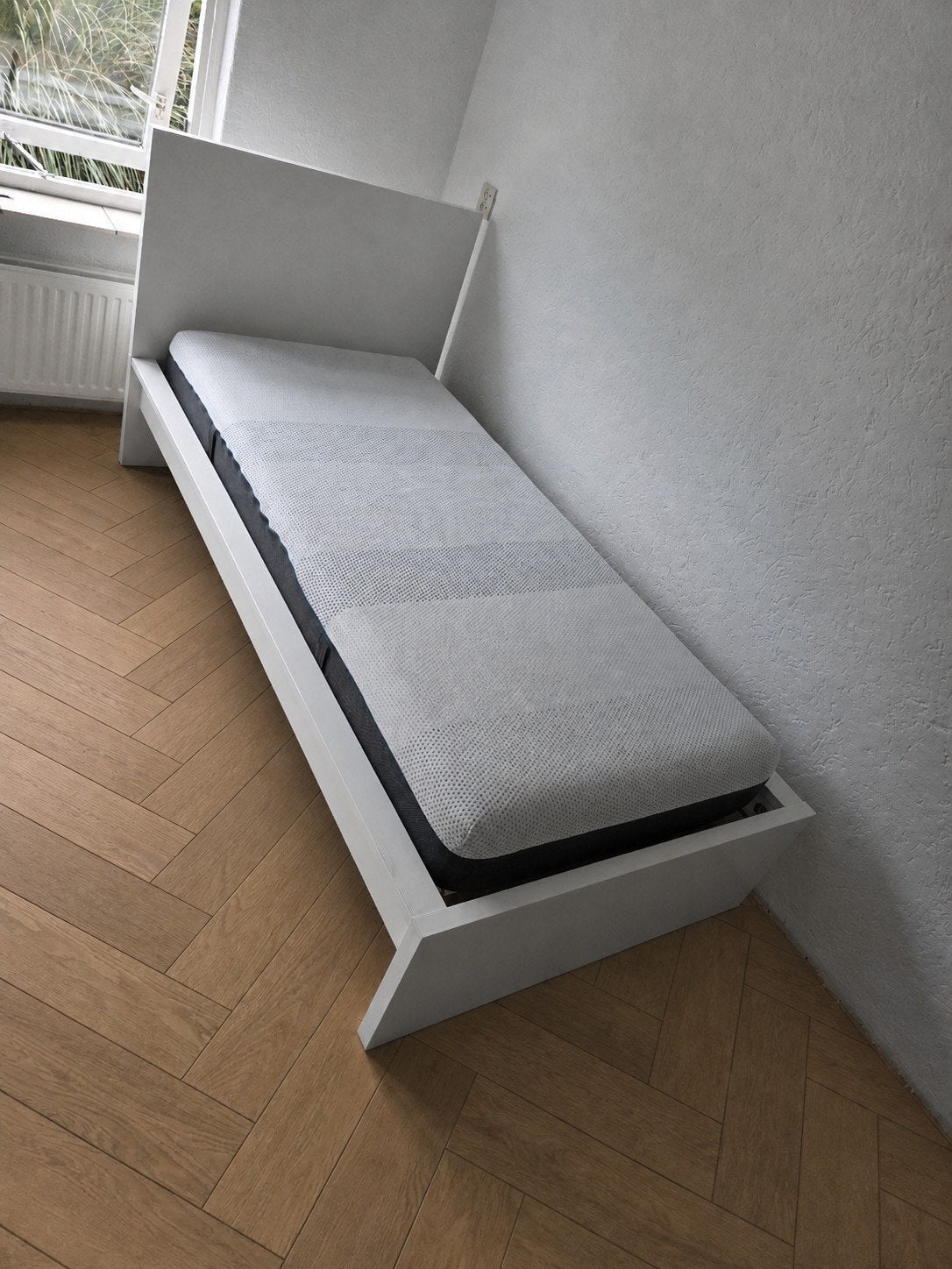 Ikea Malm bed, huis leegverkoop, Huis en Inrichting, Slaapkamer | Bedden, Ophalen, Gebruikt, 90 cm, Eenpersoons