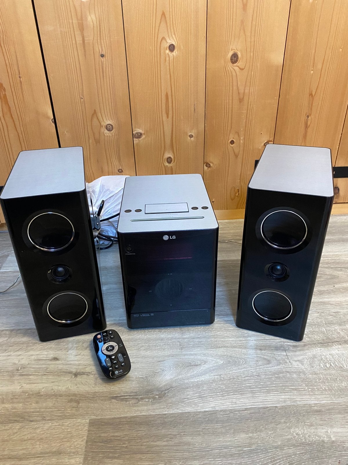 LG audio installatie met 2 boxen, Audio, Tv en Foto, Stereo-sets, Ophalen, Zo goed als nieuw, Tuner of Radio, Overige merken