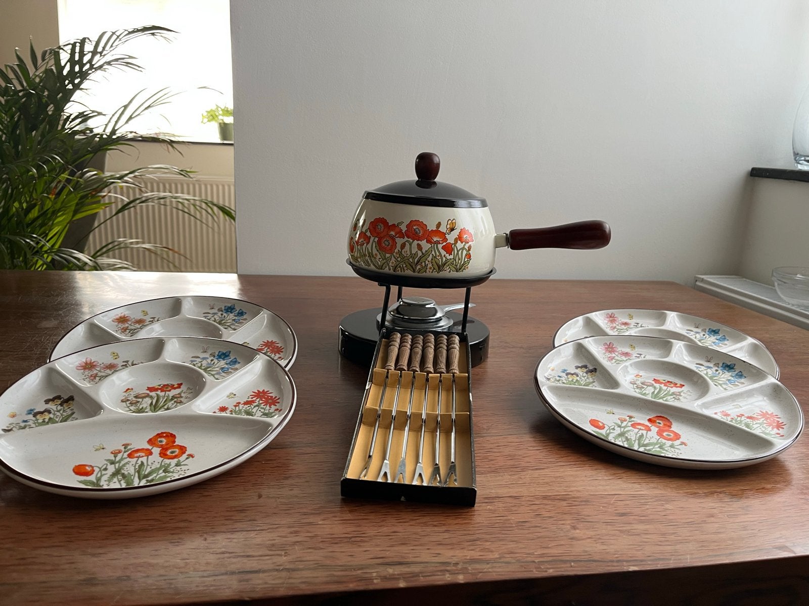 Vintage Wildflower fondue set met borden, Huis en Inrichting, Keuken | Servies, Gebruikt, Overige merken, Keramiek, Vintage