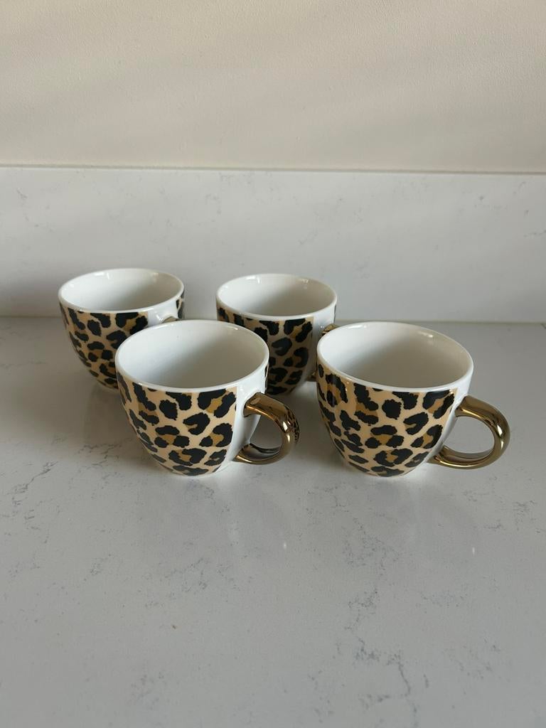 Tijgerprint koffiekopjes, Ophalen