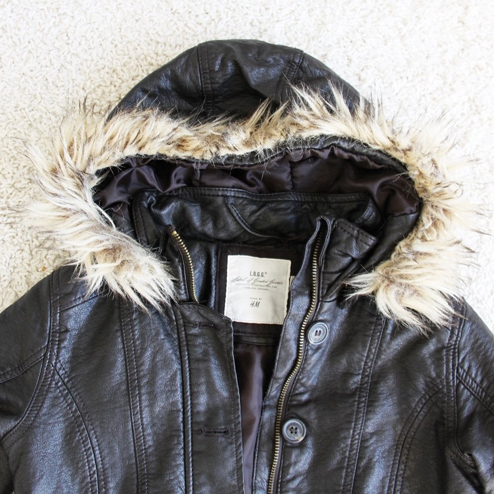 Super Leuk H&M Leather Look Jasje (Maat 146)* € 20,-, Kinderen en Baby's, Kinderkleding | Maat 146, Jongen of Meisje, H&M, Ophalen of Verzenden