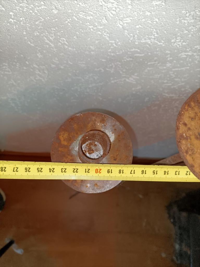 Brocante oude ijzeren hoge kandelaar MOET WEG, Ophalen