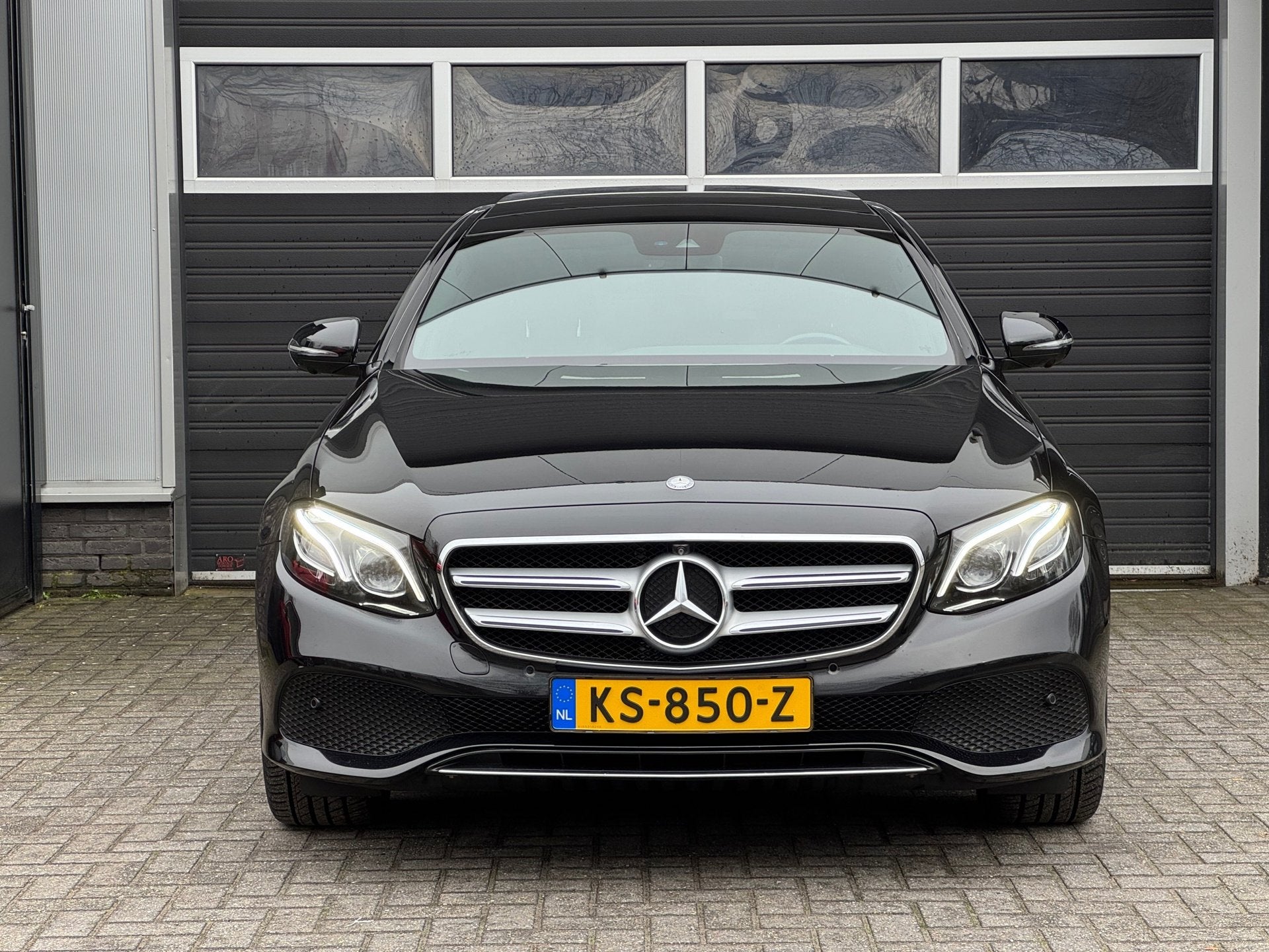 Mercedes-Benz E-klasse 350 e Lease Edition Prestige PlusPano, Auto's, Mercedes-Benz, Automaat, Achterwielaandrijving, Gebruikt