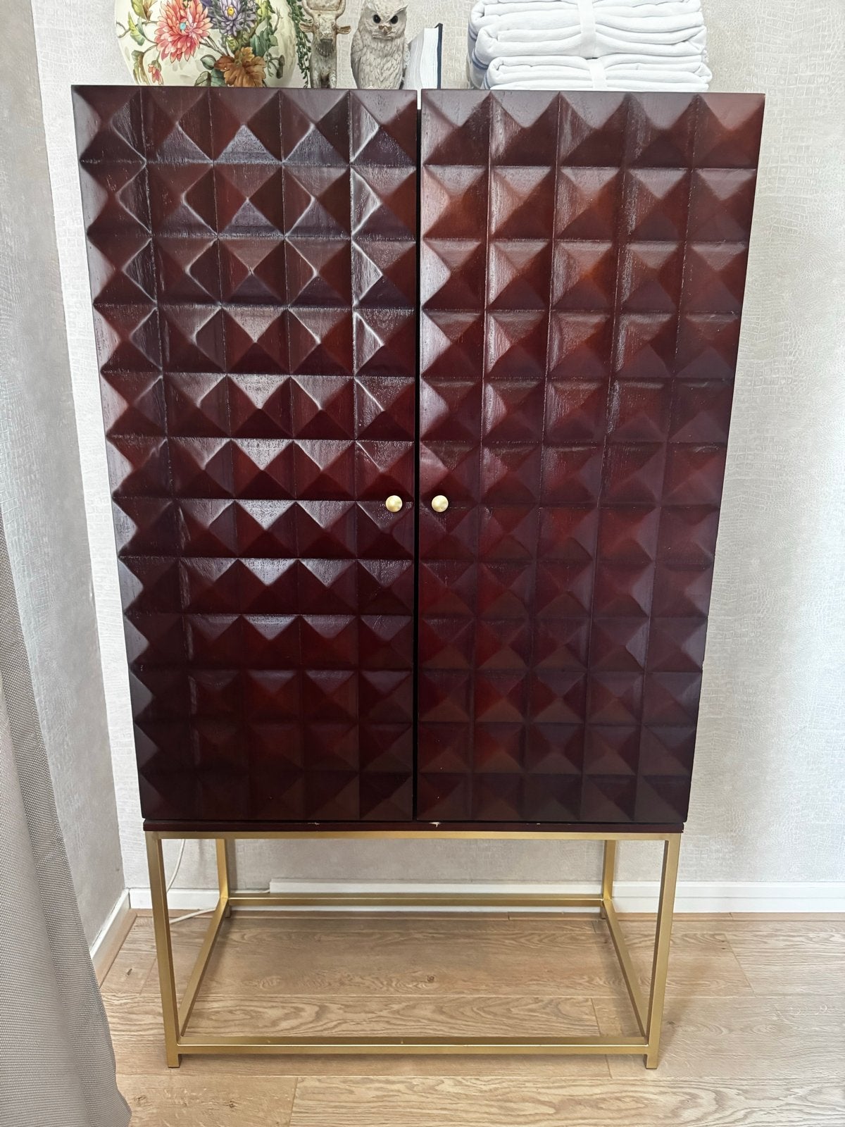 Stijlvolle Wijnkast/Barkast met Gouden Onderstel, Ophalen, Gebruikt, 50 tot 100 cm, 150 tot 200 cm