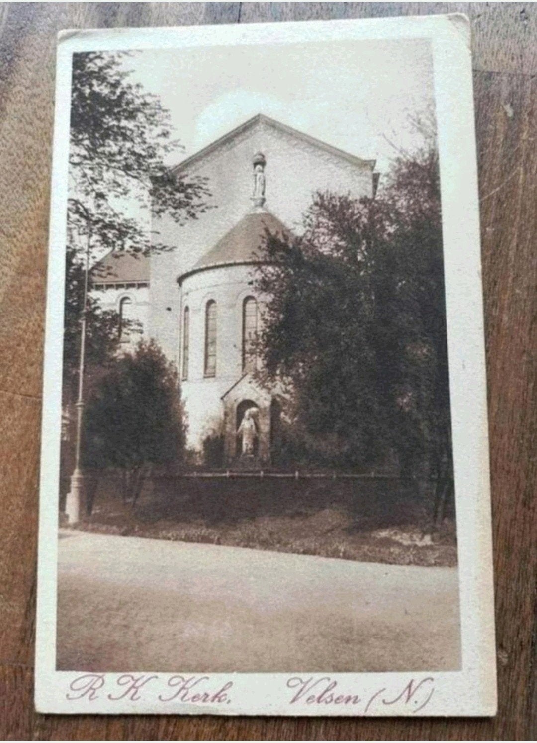 Velsen Noord - R.K. Kerk (Koorzijde) (Architect Jan Stuyt), Ophalen of Verzenden, 1920 tot 1940, Ongelopen, Noord-Holland