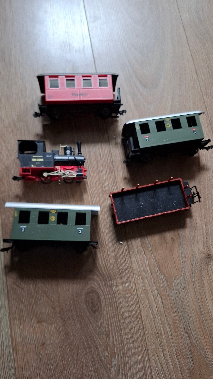 fleischmann 4 x wagons en locomotief trein magic train model, Ophalen of Verzenden, Gelijkstroom, Fleischmann