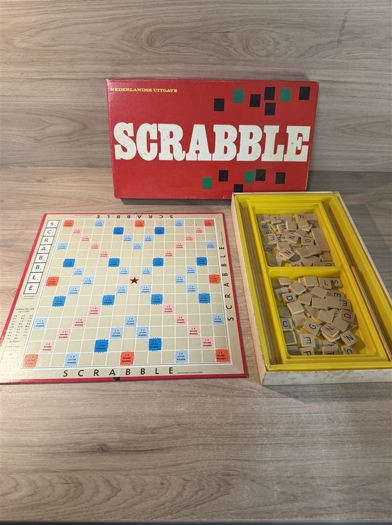 scrabble rode doos houten letters - s6476