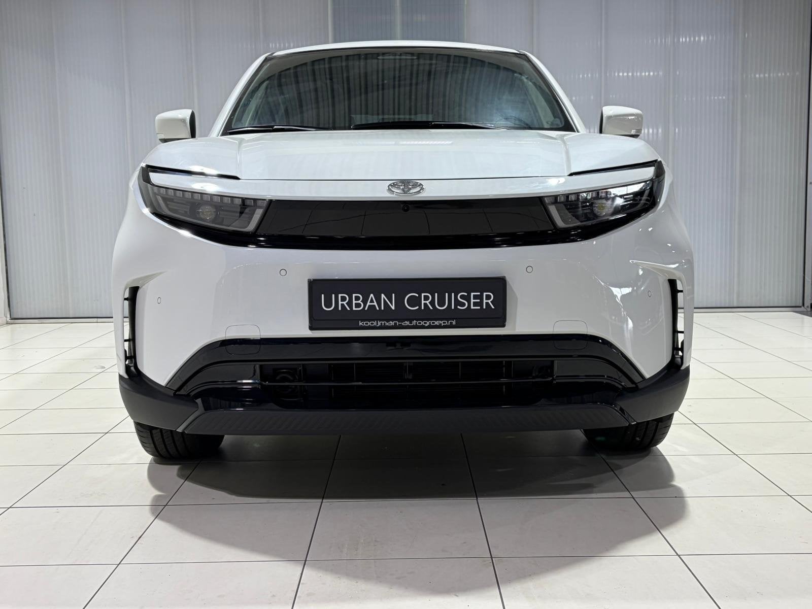 Toyota Urban Cruiser Executive 61 kWh Direct Leverbaar , €, Auto's, Leder en Stof, Wit, 360 min, Urban Cruiser
