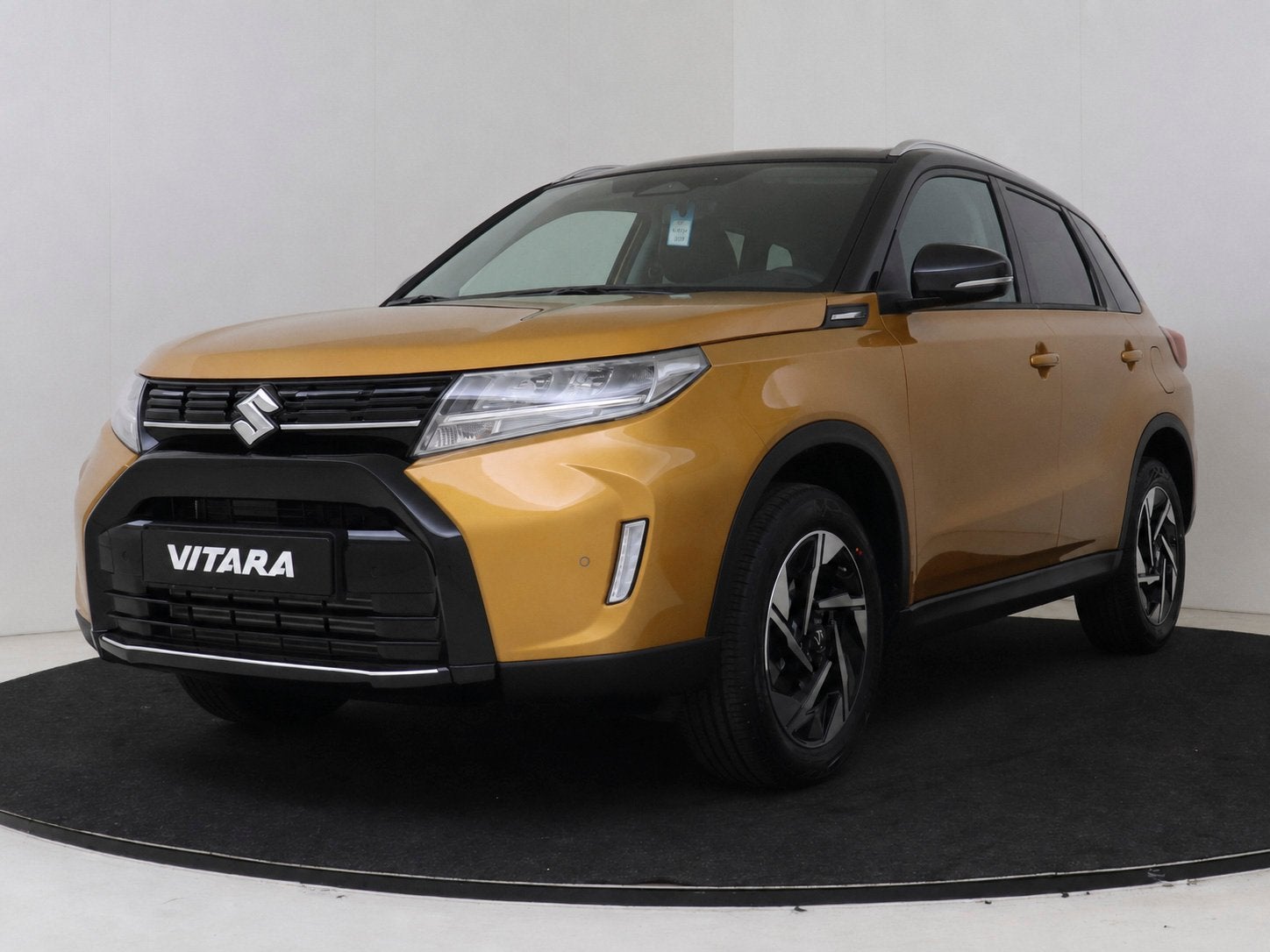 Suzuki Vitara 1.4 Boosterjet Smart Hybrid Style | Privacy Gl, Voorwielaandrijving, 12 maanden, Zwart, 4 cilinders
