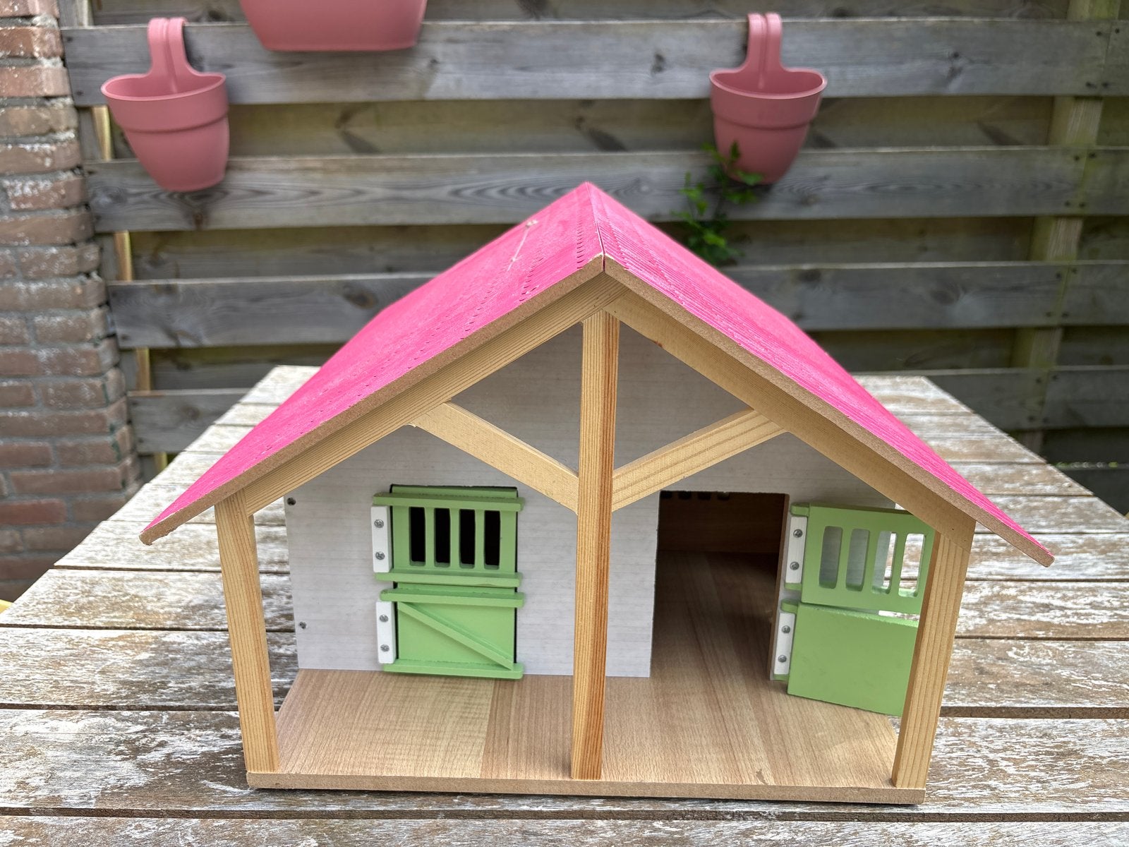 Kids Globe stal met 2 boxen en berging, Ophalen, Gebruikt, Jongen of Meisje