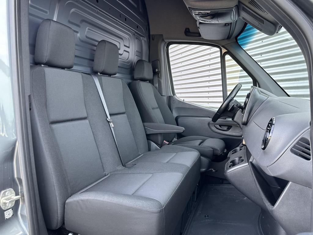 Mercedes-Benz Sprinter 214 CDI L2H2 Automaat Airco Navigatie, Stof, Gebruikt, 2000 kg, Bedrijf
