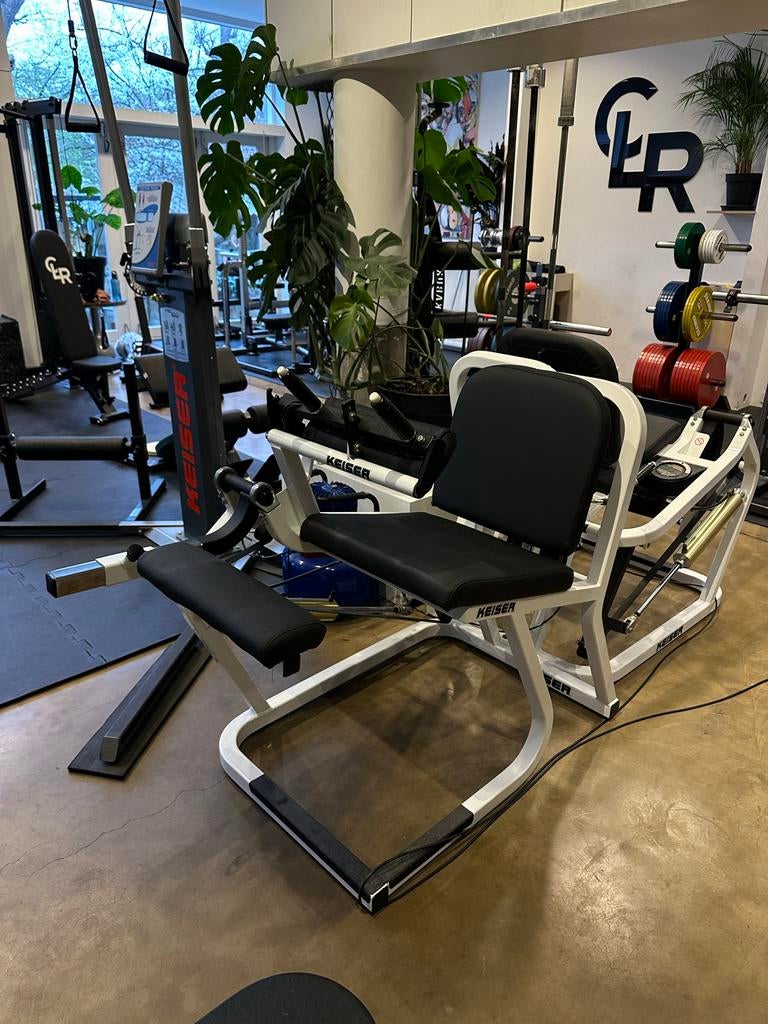 Keiser Seated Leg Curl en Extension - Professioneel, Sport en Fitness, Fitnessapparatuur, Ophalen, Krachtstation, Zo goed als nieuw
