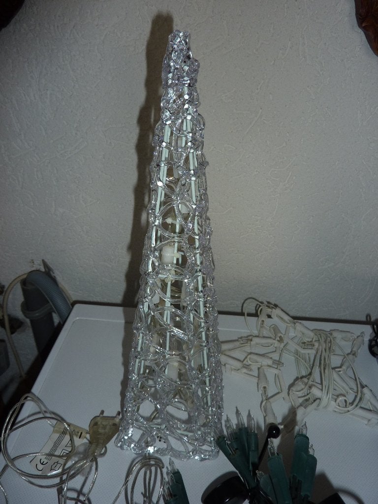 pyramides kerstverlichting , kerstballen en poppen, Diversen, Ophalen of Verzenden, Gebruikt