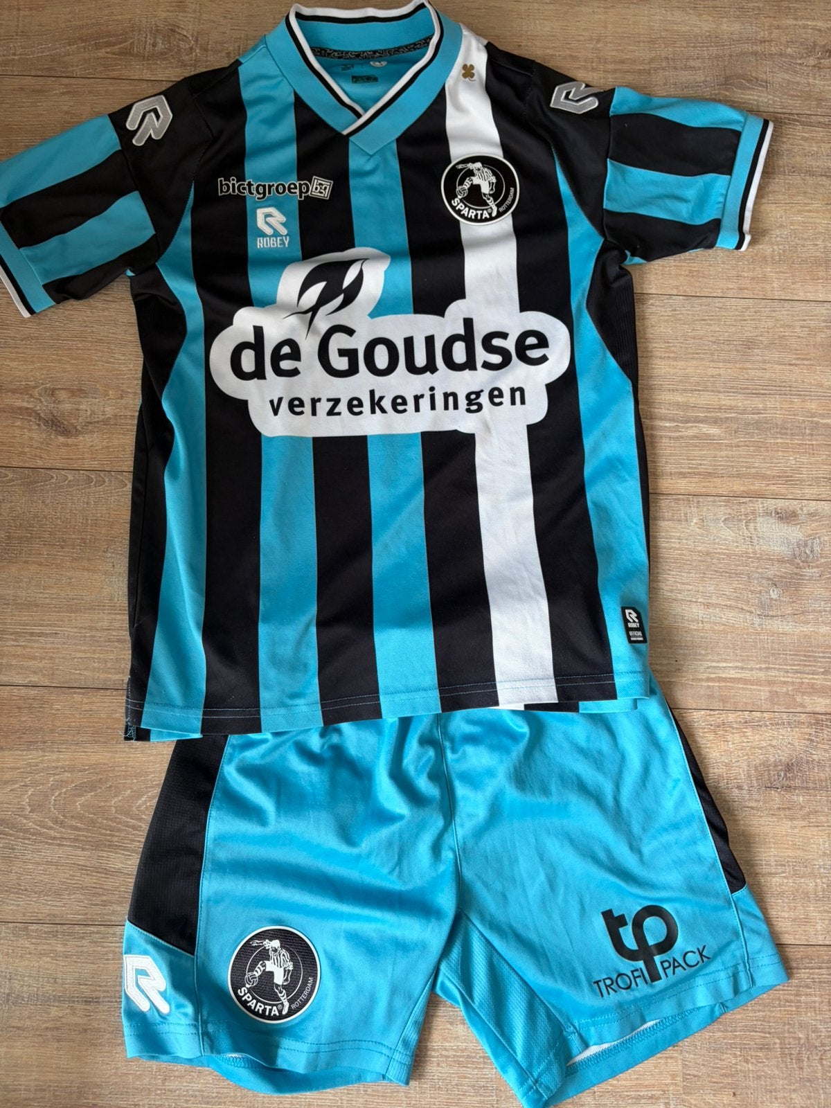Sparta Rotterdam tenue maat S, Maat S, Ophalen of Verzenden, Gebruikt