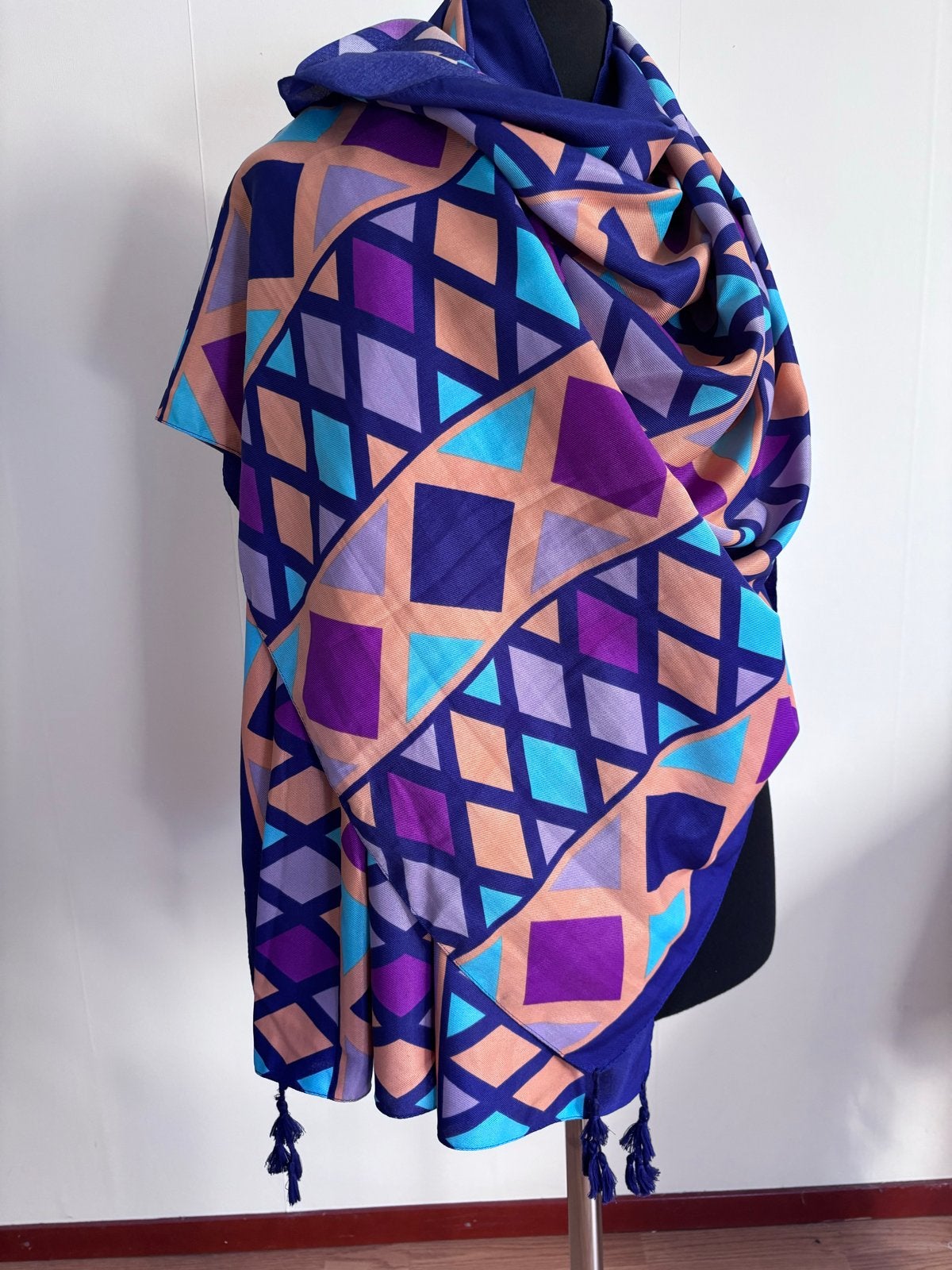 Grote warme zachte omslagdoek van viscose, Ophalen of Verzenden, Nieuw, Maat 46/48 (XL) of groter, Sjaal