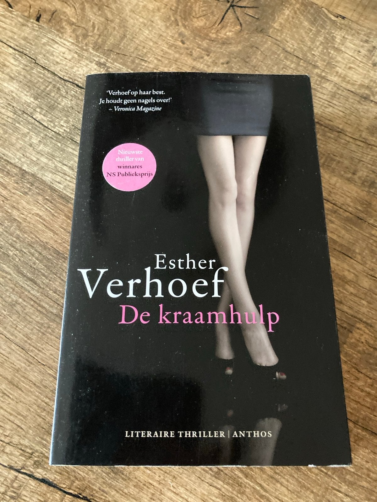 Esther Verhoef - De kraamhulp (Literaire thriller), Ophalen of Verzenden, Zo goed als nieuw