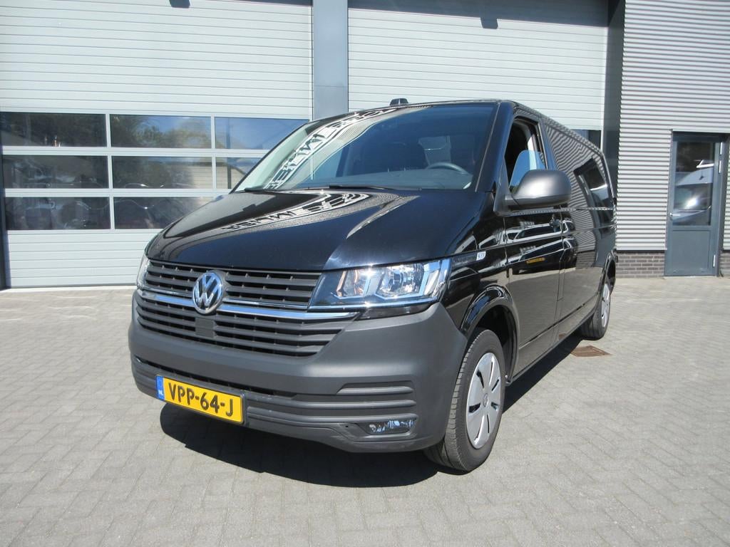 Volkswagen Transporter 2.0 TDI L2H1 airco navigatie trekhaak, Auto's, Bestelauto's, Voorwielaandrijving, Gebruikt, Euro 6, 4 cilinders