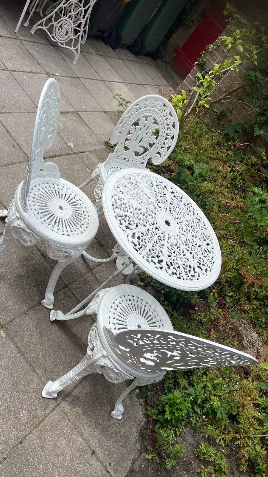 Drie persoons stoel + tafel gietijzeren stoelen wit brocante, Tuin en Terras, Tuintafels, Ophalen, Gebruikt, Rond, Metaal