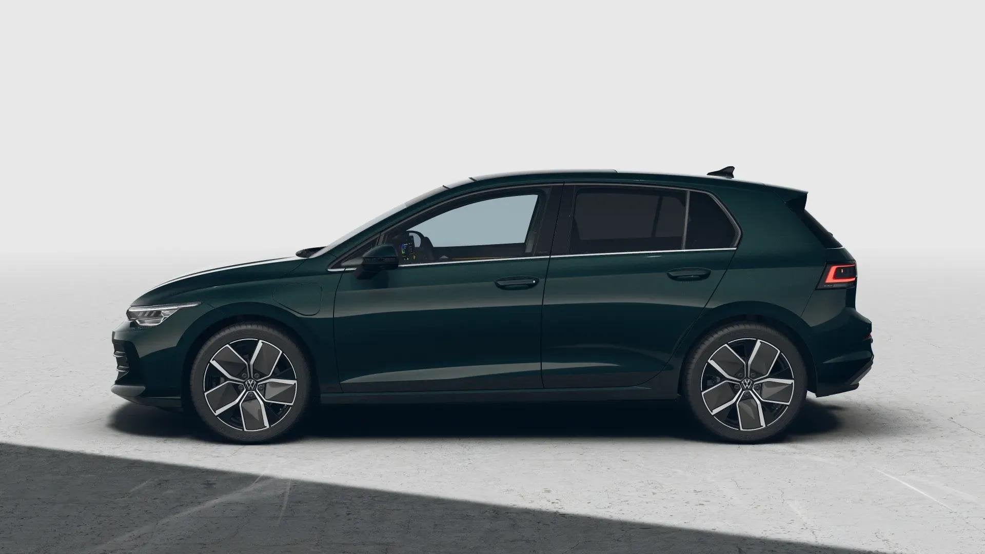 Volkswagen Golf 1.5 eHybrid 204pk DSG Style Edition | 360 Ca, Auto's, 12 maanden, 1498 cc, 4 cilinders, 150 min