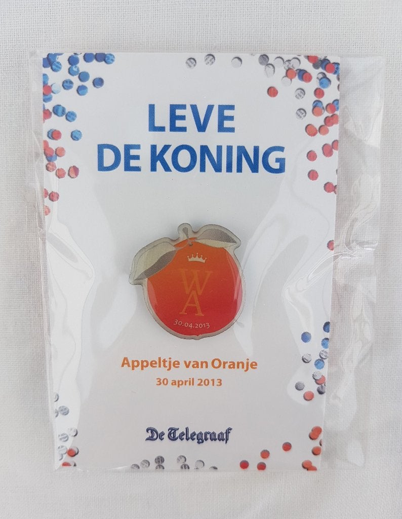 Pin/speldje Appeltje van Oranje 30-04-2013 Willem Alexander, Verzamelen, Ophalen of Verzenden, Nieuw, Nederland, Speld(je) of Lepel(tje)