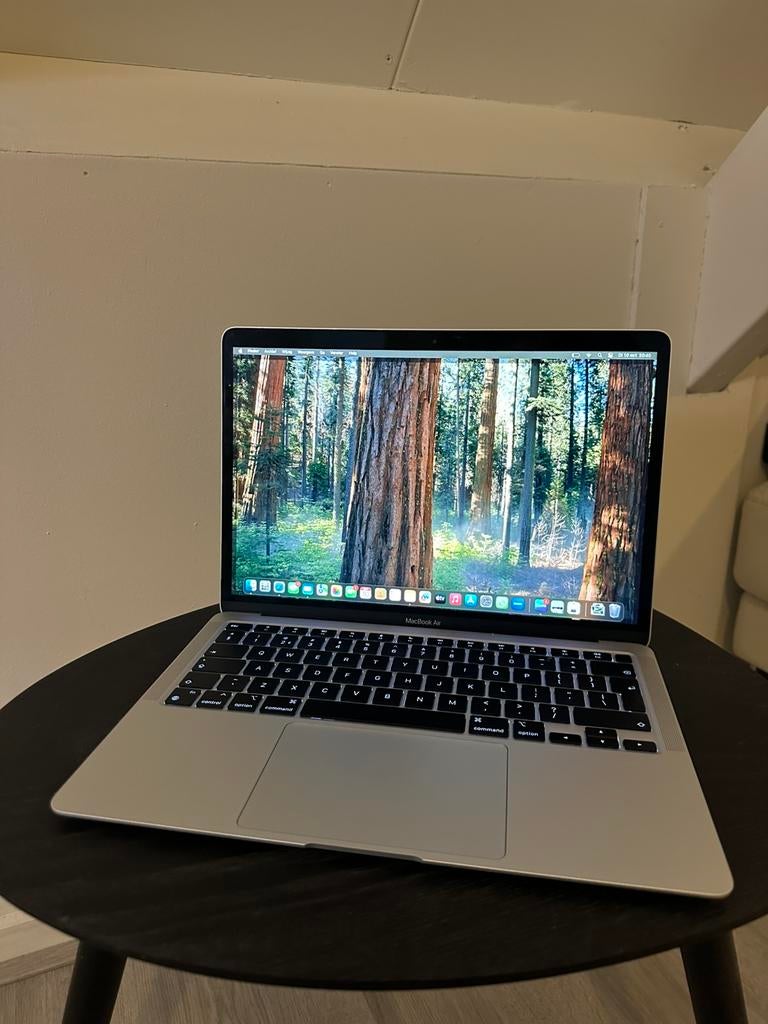 MacBook Air M1 13” 256GB Silver –97% batterij –hoes +oplader, Computers en Software, Apple Macbooks, Zo goed als nieuw, MacBook Air
